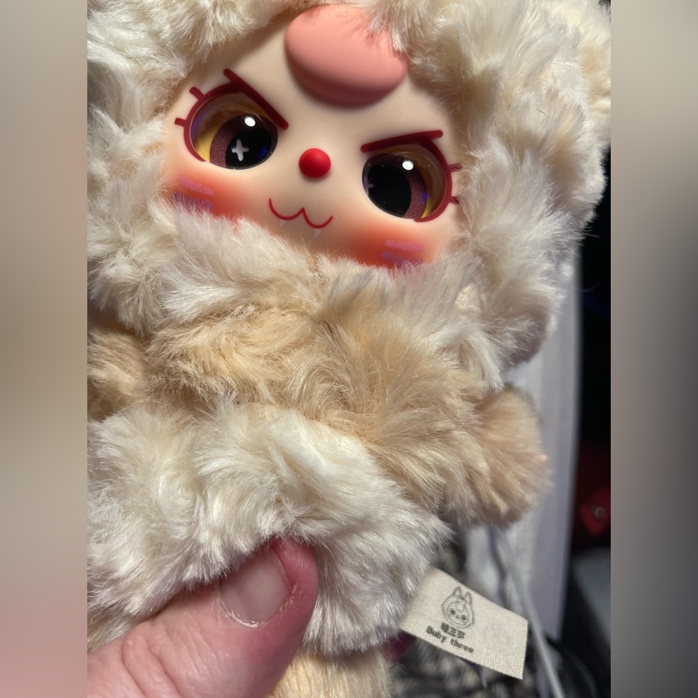 Labubu DOG the glossy starry brown eyes ! Authentic New RARE